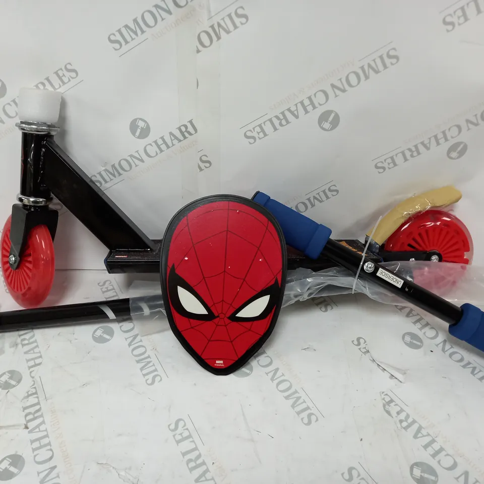 SPIDERMAN IN-LINE LIGHT-UP SCOOTER RRP £42.99