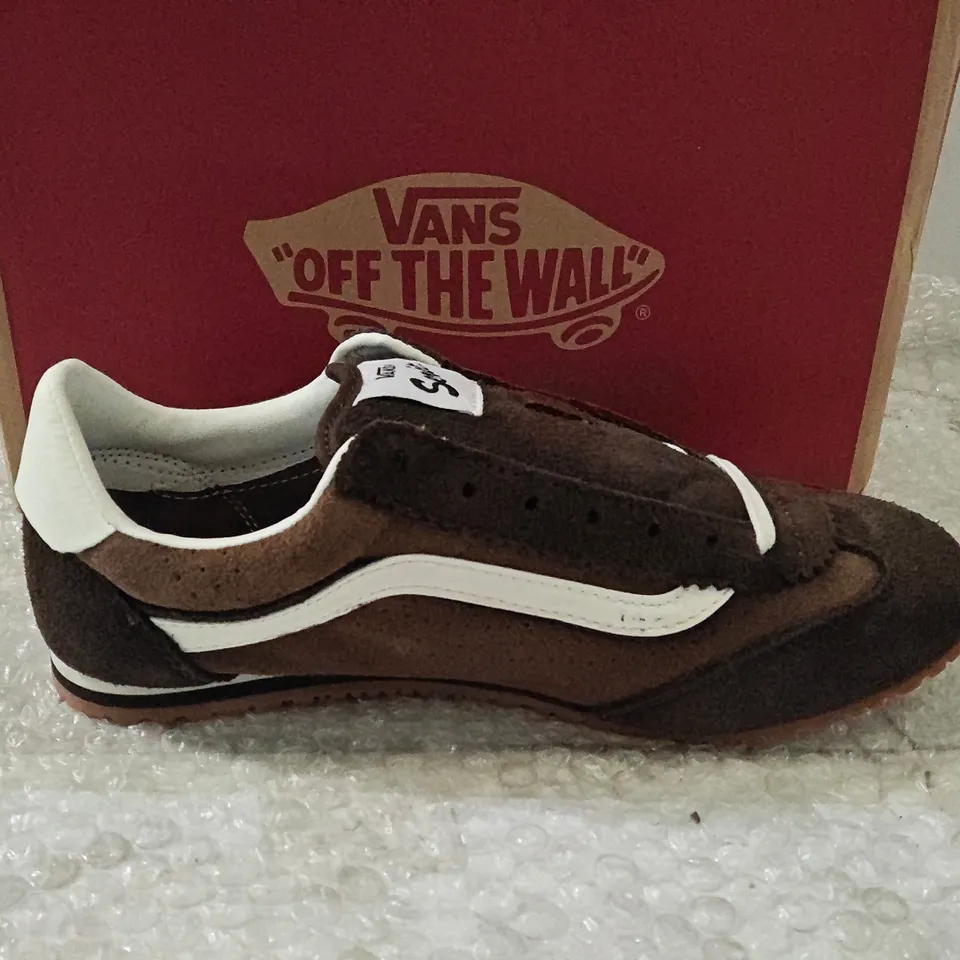 VANS SUPER LOW PRO SUEDE SNEAKERS – BROWN/WHITE, UK 6 (US 7) – BOXED