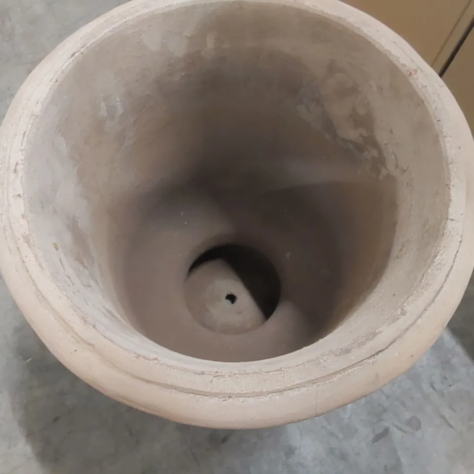 LARGE UBLEY PLANTER - TERRACOTTA
