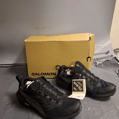 BOXED PAIR OF SALOMON SENSE RIDE 5 GTX BLACK UK 9 