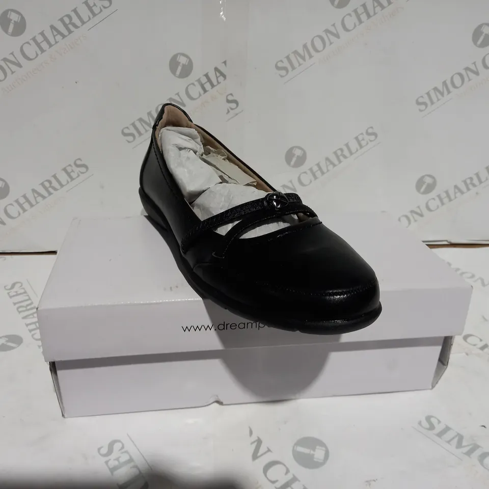 BOXED DREAM PARIS LOW HEEL CHUNKY PUMP SHOES