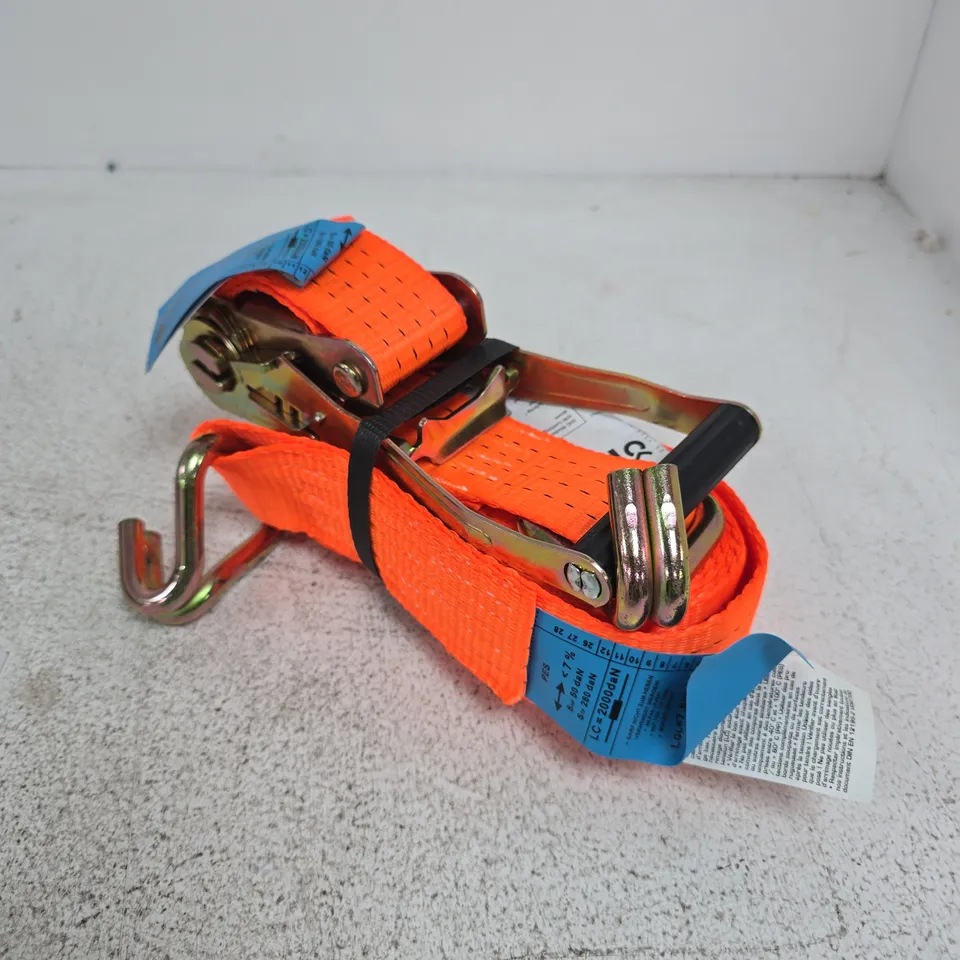 HEAVY-DUTY RATCHET TIE-DOWN STRAP