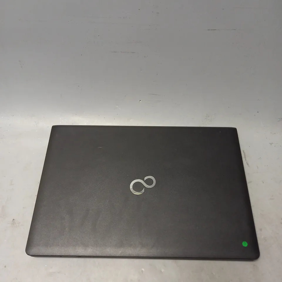 FUJITSU LIFEBOOK A555 LAPTOP IN BLACK