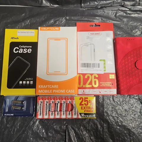 BOX OF APPROXIMATELY 40 ASSORTED ITEMS TO INCLUDE MOBILE PHONE CASE, BATTERIES, ETC - COLLECTION ONLY