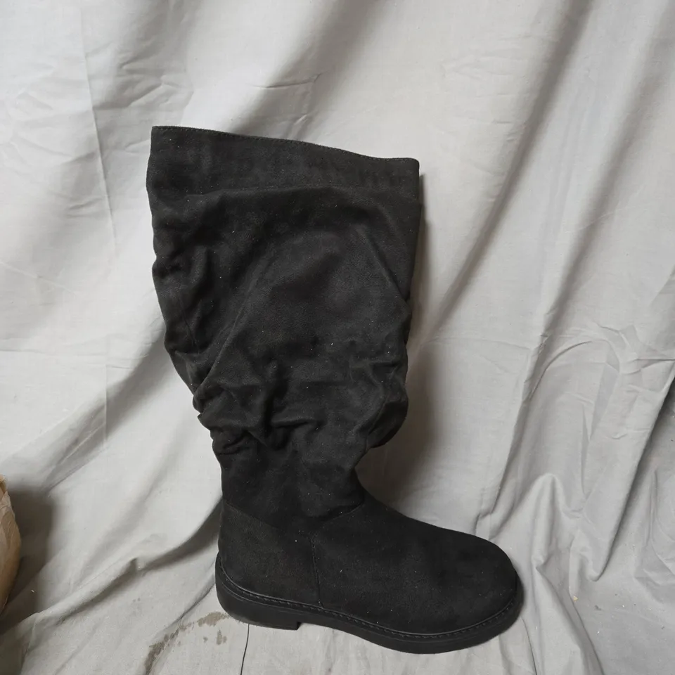 WOMEN'S BLACK KNEE-HIGH SLOUCH BOOT WITH INNER ZIP - UK SIZE 6 WIDER FIT