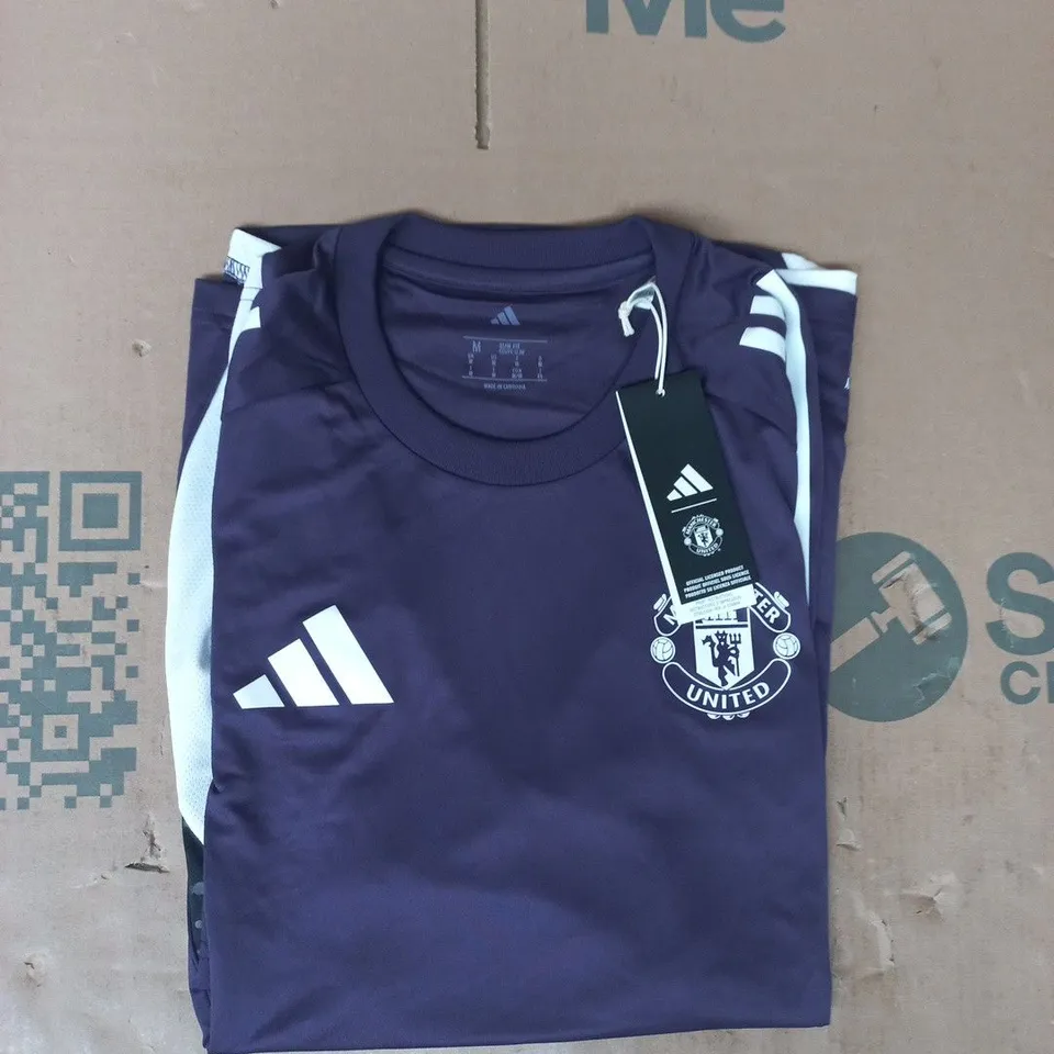 ADIDAS MANCHESTER UNITED TRAINING JERSEY IN PURPLE SIZE MEDIUM