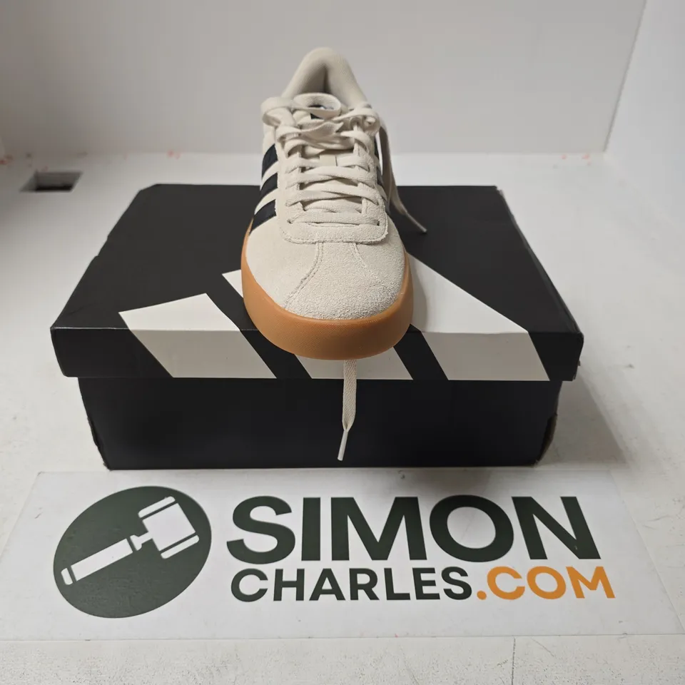 BOXED PAIR OF ADIDAS VL COURT 3.0 TRAINERS IN WHITE - UK 8