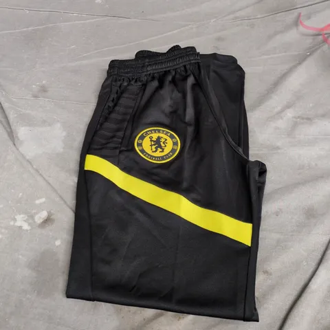 NIKE CHELSEA FC SHORTS – BLACK WITH DIAGONAL YELLOW STRIPE, MEN'S MEDIUM