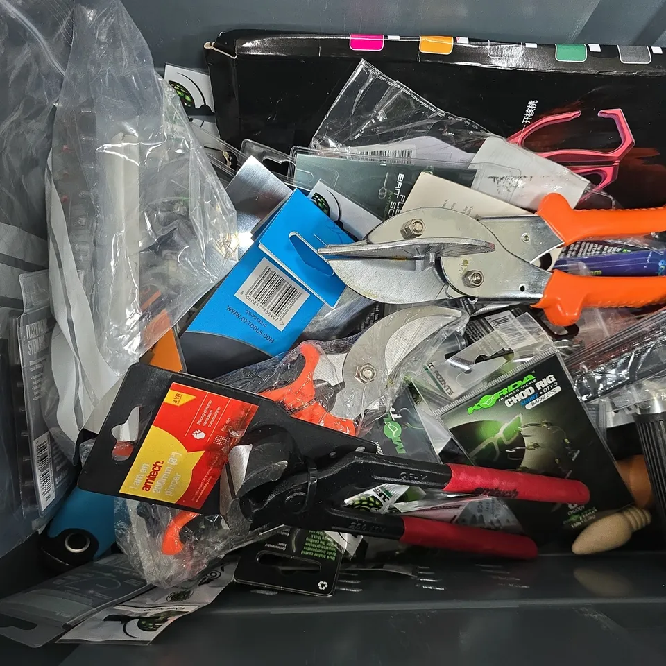 BOX OF ASSORTED ITEMS TO INCLUDE SCISSORS - KRIMP TOOL - FISHING HOOKS  COLLECTION ONLY 