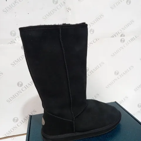 EMU AUSTRALIA "STINGER HI" WATER RESISTANT BOOTS - UK SIZE 7, BLACK