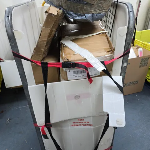 LOT OF APPROXIMATELY 10 ASSORTED BULK ITEMS TO INCLUDE: HALLOWEEN DECORATION AND METAL TRAY