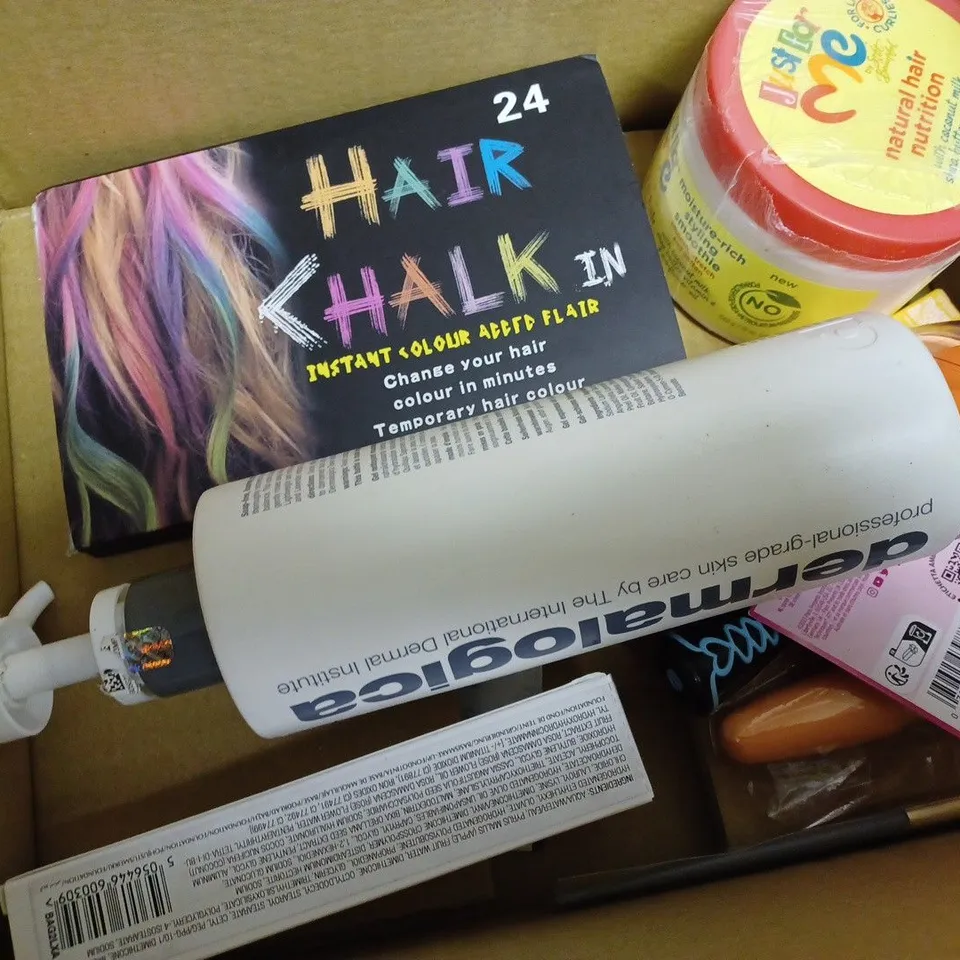 APPROXIMATELY 10 ASSORTED HEALTH AND BEAUTY PRODUCTS TO INCLUDE CHARLOTTE TILBURY BEAUTIFUL SKIN FOUNDATION, DERMALOGICA SPECIAL CLEANSING GEL, HAIR CHALK