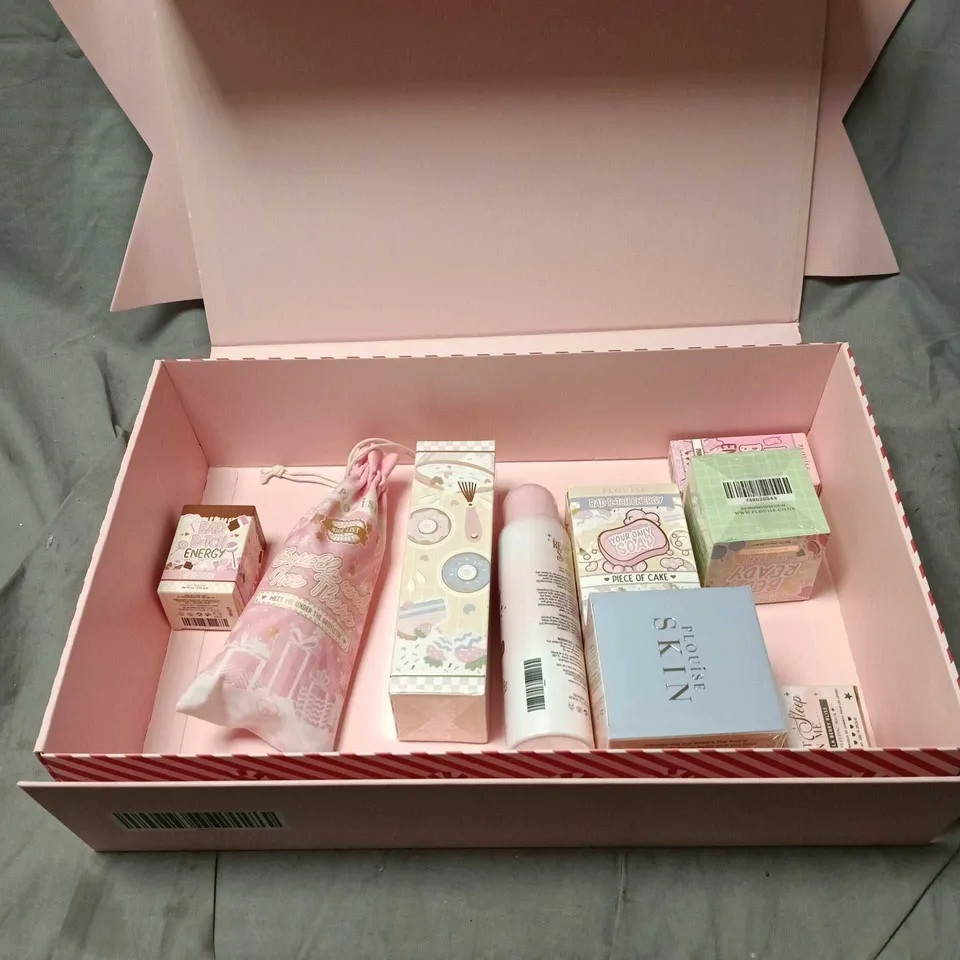 PLOUISE 9 ITEM SET TO INCLUDE PIECE OF CAKE SOAP, MAKE UP MELTING MIST ETC