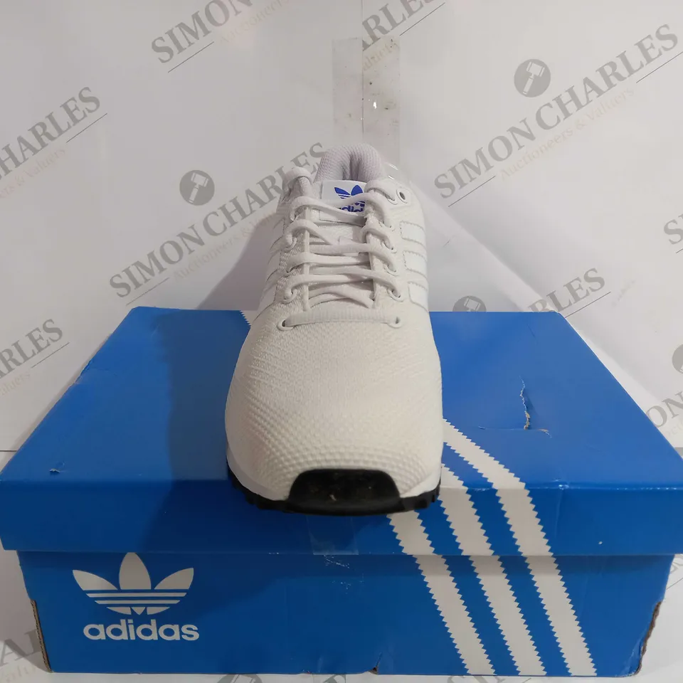 BOXED ADIDAS ZX 750 WV TRAINERS IN WHITE - UK 8 1/2 