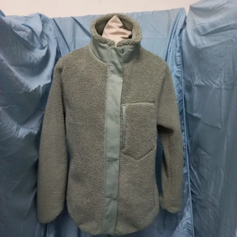 FAIRFAX & FAVOR THE AGNES FLEECE JACKET – PISTACHIO, MEDIUM