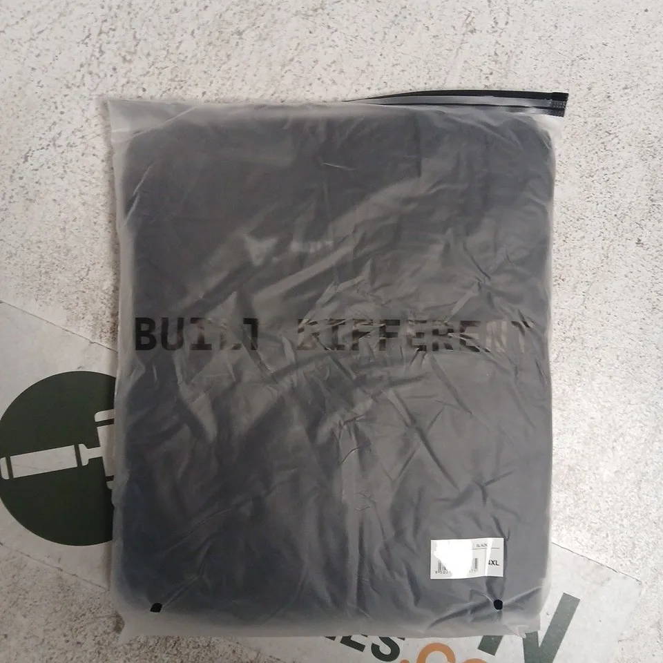 BAGGED BUILT DIFFERENT CREW T-SHIRT IN BLACK SIZE 4XL