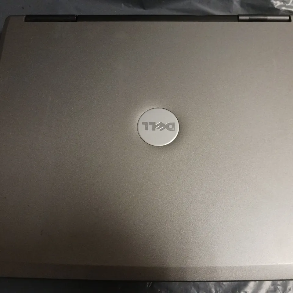 DELL LATITUDE D520