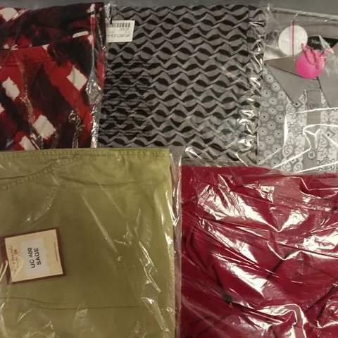 LOT OF APPROX 18 BRAND NEW CLOTHING ITEMS IN VARIOUS SIZES
