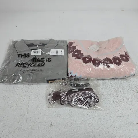APPROXIMATELY 10 ASSORTED CLOTHING ITEMS IN VARIOUS SIZES, COLOURS & STYLES TO INCLUDE BIKINI TOP, CHUNKY KNITTED JUMPER, GARAGE JACKET, ETC
