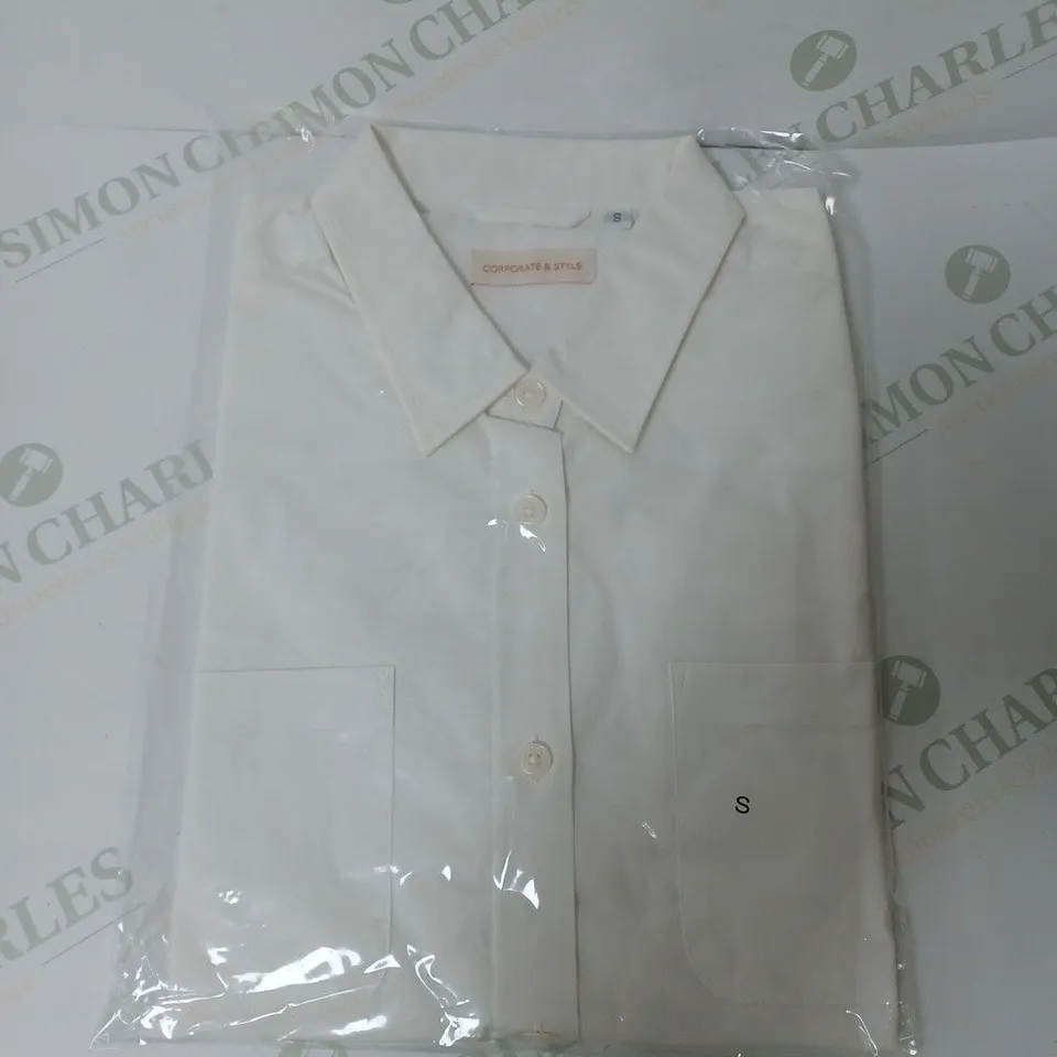 SEALED SET OF 8 BRAND NEW CORPORATIVE STYLE WHITE WOMENS SHIRT - SMALL