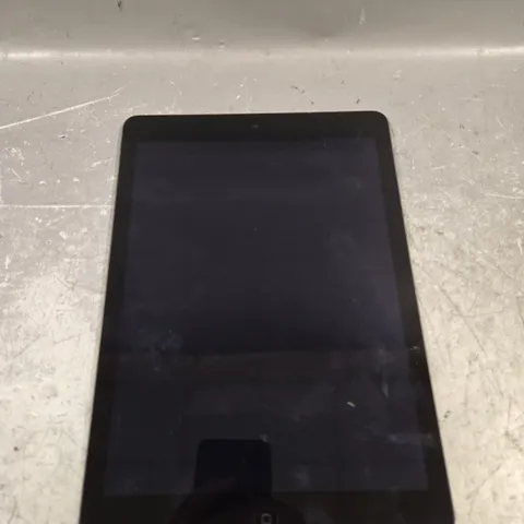APPLE IPAD AIR TABLET - A1474