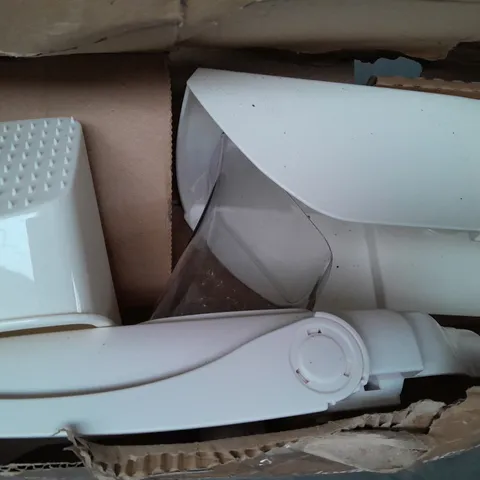 BOXED COOK'S ESSENTIALS VERTICAL MANDOLINE - WHITE