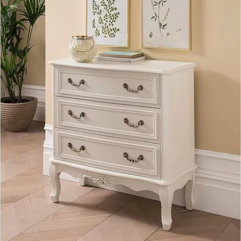 BOXED HOMESDIRECT365 ETIENNE WHITE 3 DRAWER ANTIQUE FRENCH STYLE CHEST OF DRAWERS