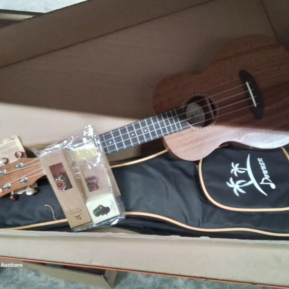 BOXED DONNER UKULELE WITH STRAP TUNER AND PICKS