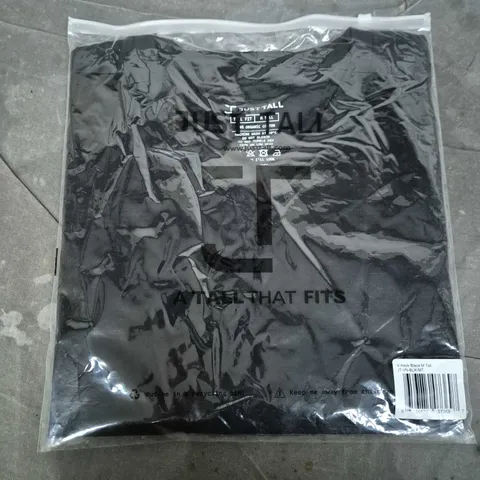 BAGGED JUST TALL V-NECK T-SHIRT IN BLACK - M TALL