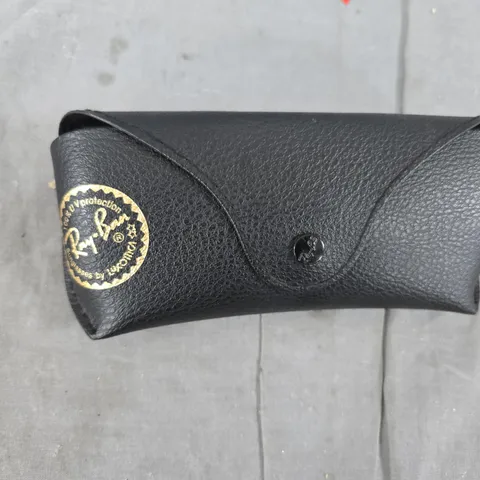 RAY-BAN SUNGLASSES – BLACK 