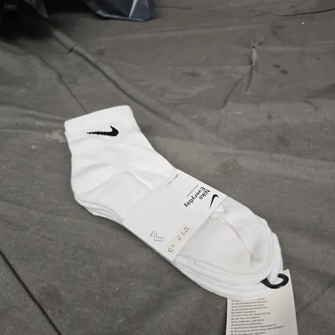 NIKE EVERYDAY COTTON CUSHIONED ANKLE SOCKS, DRI-FIT – UK 8-11 (EU 42-46), MEN'S, PACK OF 3