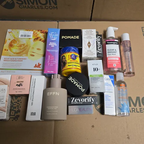 LOT OF APPROXIMATELY 28 ASSORTED HEALTH AND BEAUTY ITEMS TO INCLUDE EFFN GRADUAL TAN, LAUR AGELELR MOISTURISER AND COLLAGEN FACIAL OIL