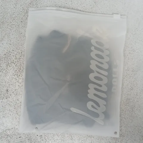BAGGED LEMONADE PICOT LAVE V BRAZILIAN IN BLACK SIZE 10