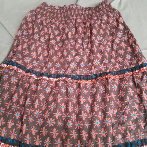 ANTHROPOLOGIE BLACK FLORAL SKIRT SIZE MEDIUM