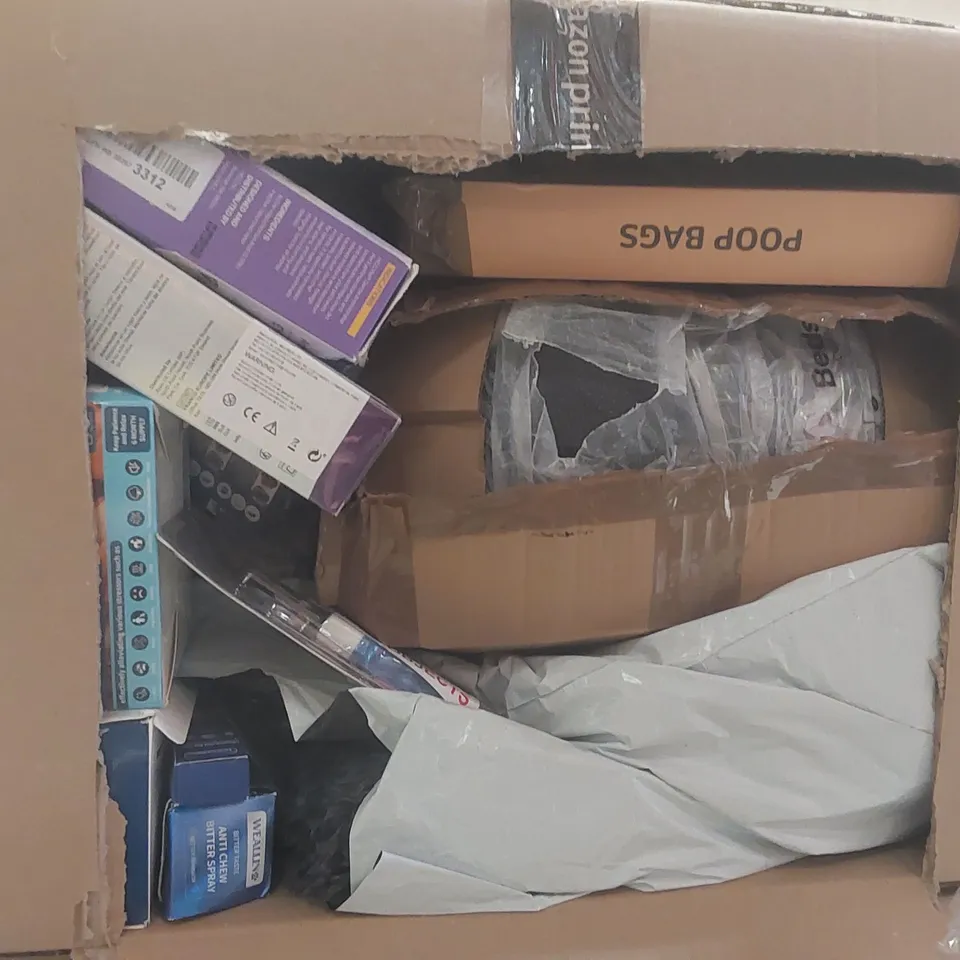 PALLET CONTAINING A VERY LARGE QUANTITY OF ASSORTED PET PRODUCTS