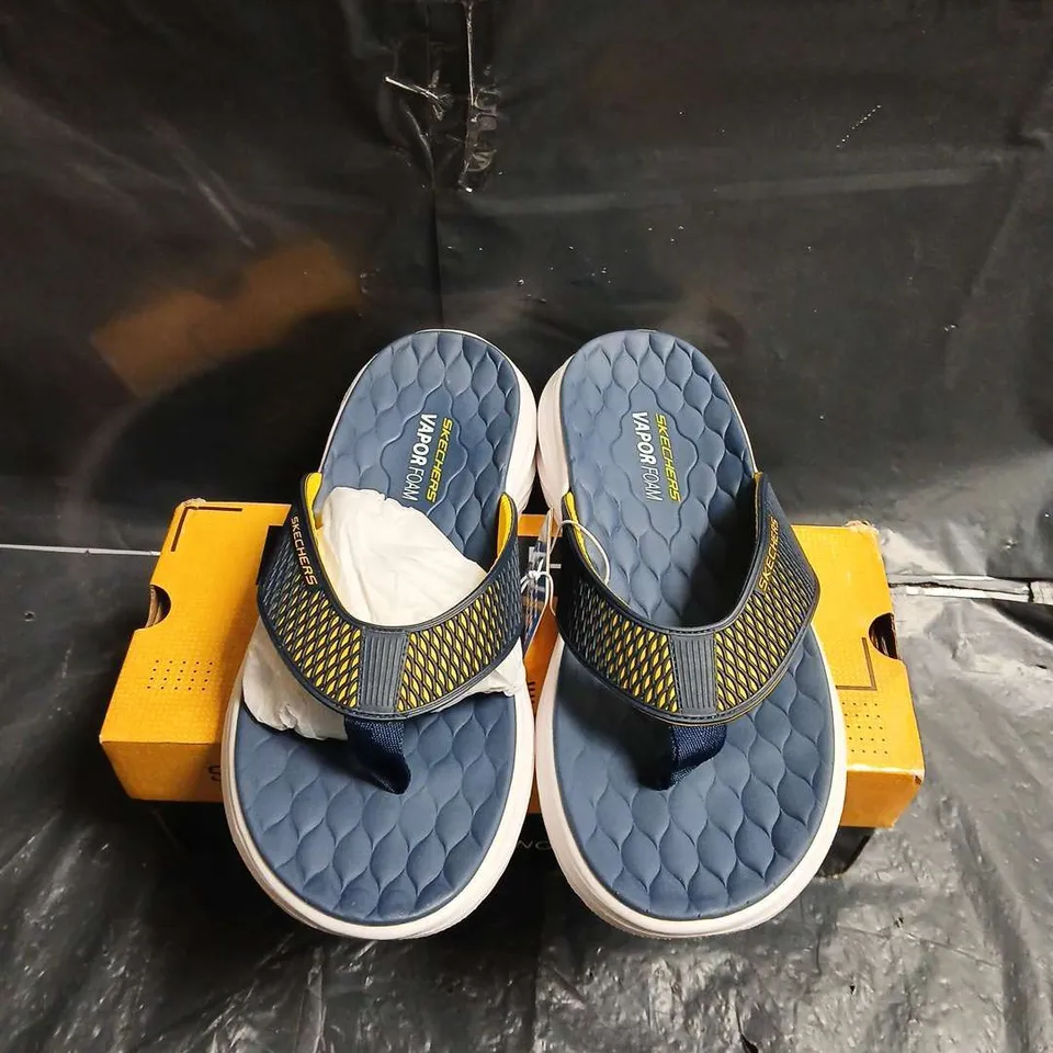 BOXED PAIR OF SKECHERS VAPOR FOAM SANDALS – UK SIZE 9