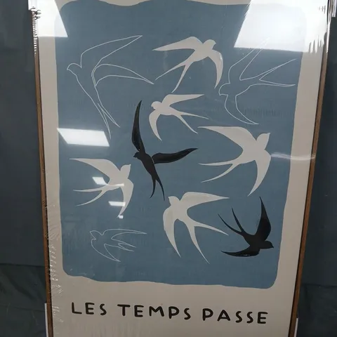 SET OF 2 LES TEMPS PASSE PRINTED CAPPED CANVAS 