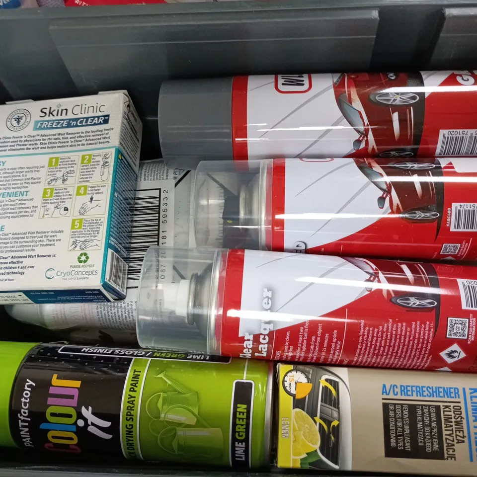 APPROXIMATELY 12 ASSORTED AEROSOLS TO INCLUDE CLEAR LACQUER, SKIN CLINIC WORT REMOVER, COLOURIT DRYING SPRAY PAINT, ETC