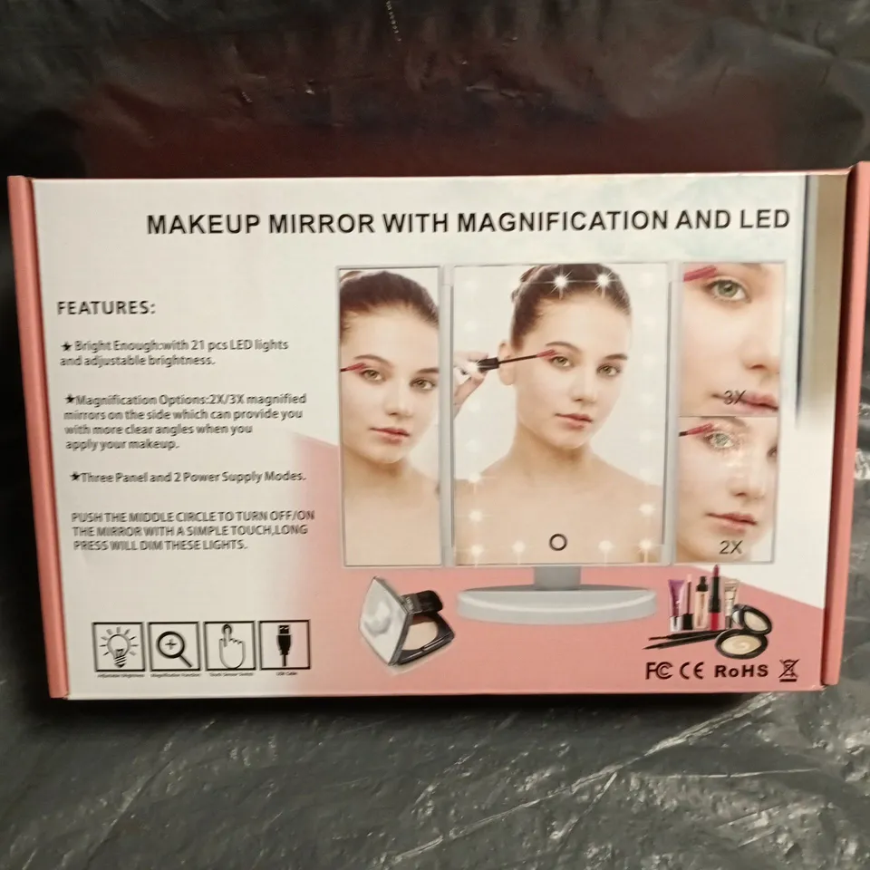 THREE-PANEL LED LIGHTED MAKEUP MIRROR – BOXED