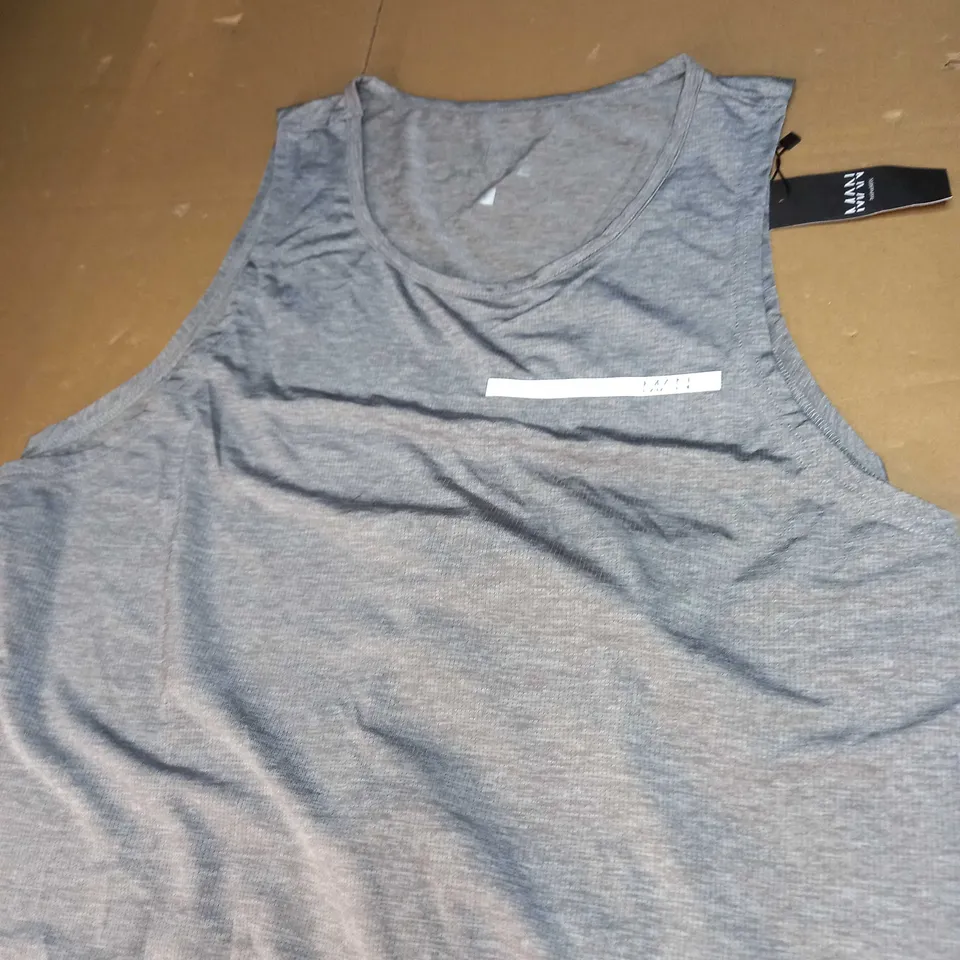 BOOHOO MAN TRAINING VEST SIZE L