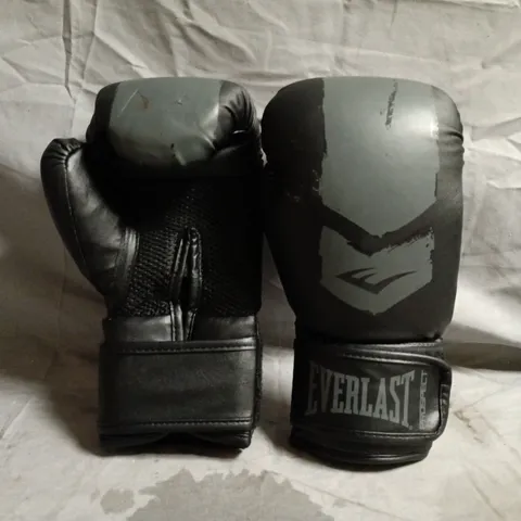 EVERLAST PROSPECT BOXING GLOVES IN BLACK/GREY - 8OZ