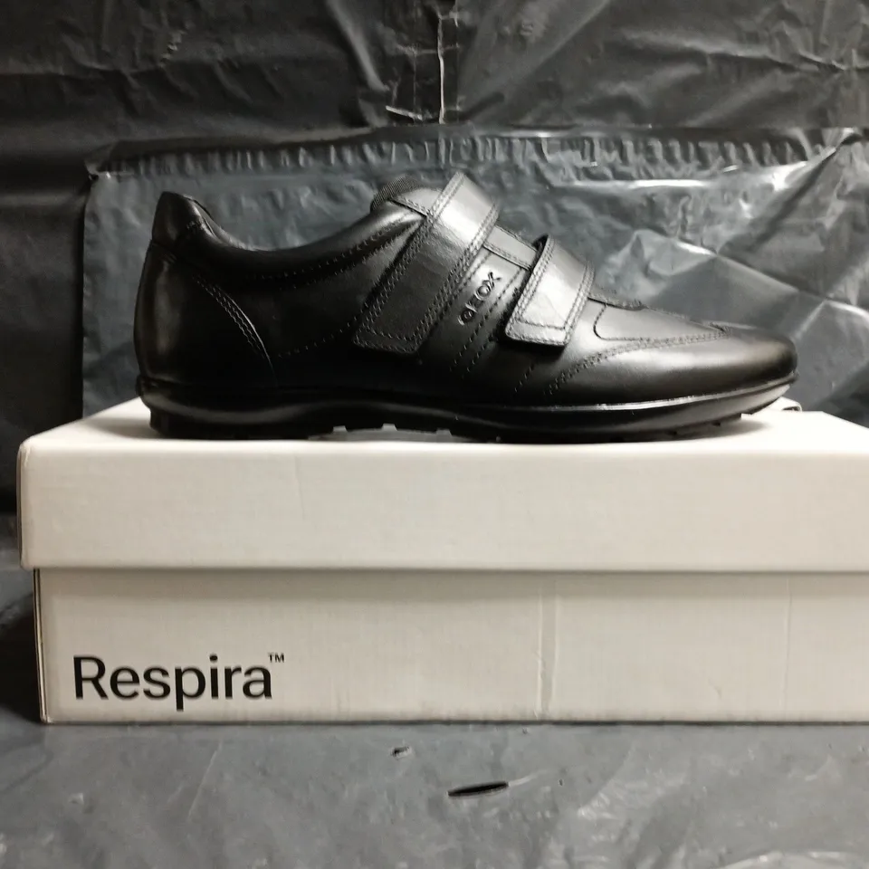 BOXED PAIR OF GEOX RESPIRA VELCRO STRAP SHOES IN BLACK SIZE UK 8