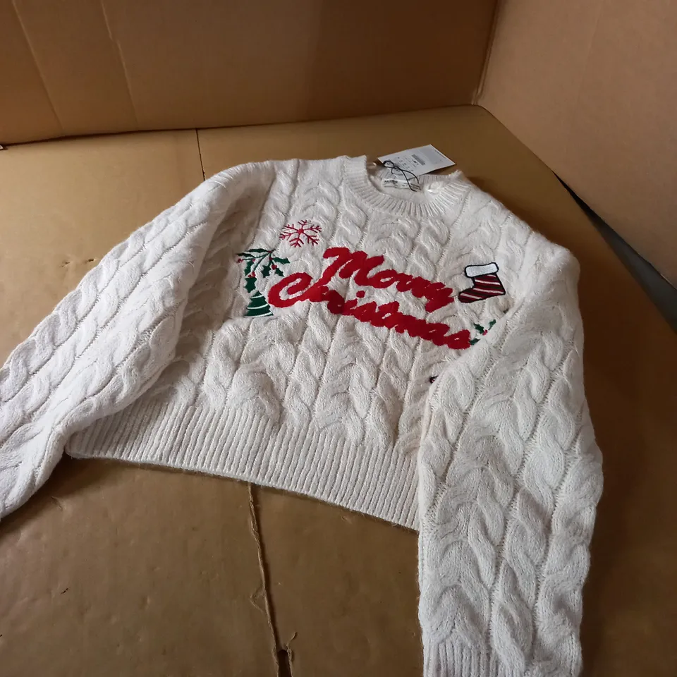 PULL & BEAR CREAM SHORT LENGTH MERRY CHRISTMAS SWEATER - S