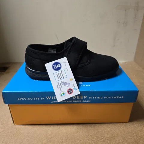 DB SHOES BLACK WIDE-FIT SLIP-ON SHOES β UK 8