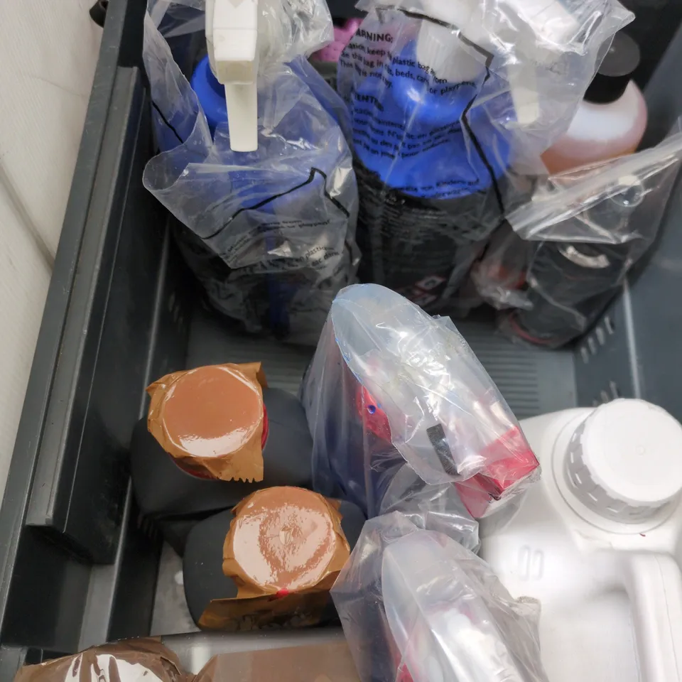 APPROXIMATELY 10 ASSORTED VEHICLE ACCESSORIES TO INCLUDE DE-ICER, PETROL TREATMENT ETC 