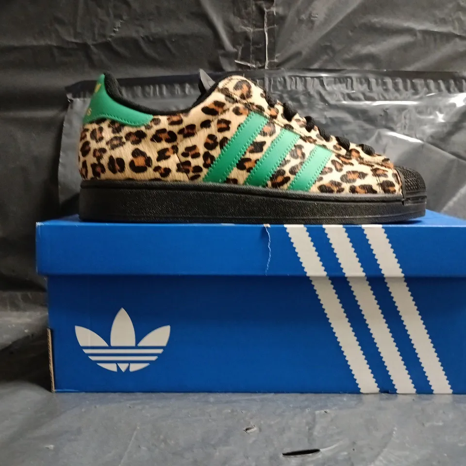 BOXED PAIR OF ADIDAS SUPERSTAR II SHOES IN LEOPARD PRINT/GREEN SIZE UK 6.5