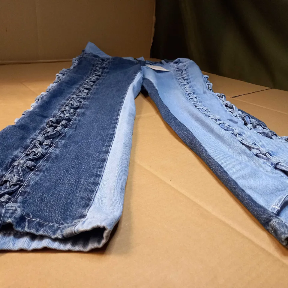 RAGGED JEANS BLUE TONES STATEMENT JEANS - SIZE W30