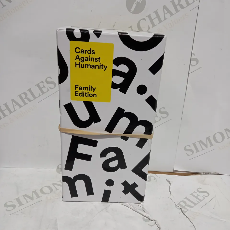 CARDS AGAINST HUMANITY FAMILY EDITION AGES 8+