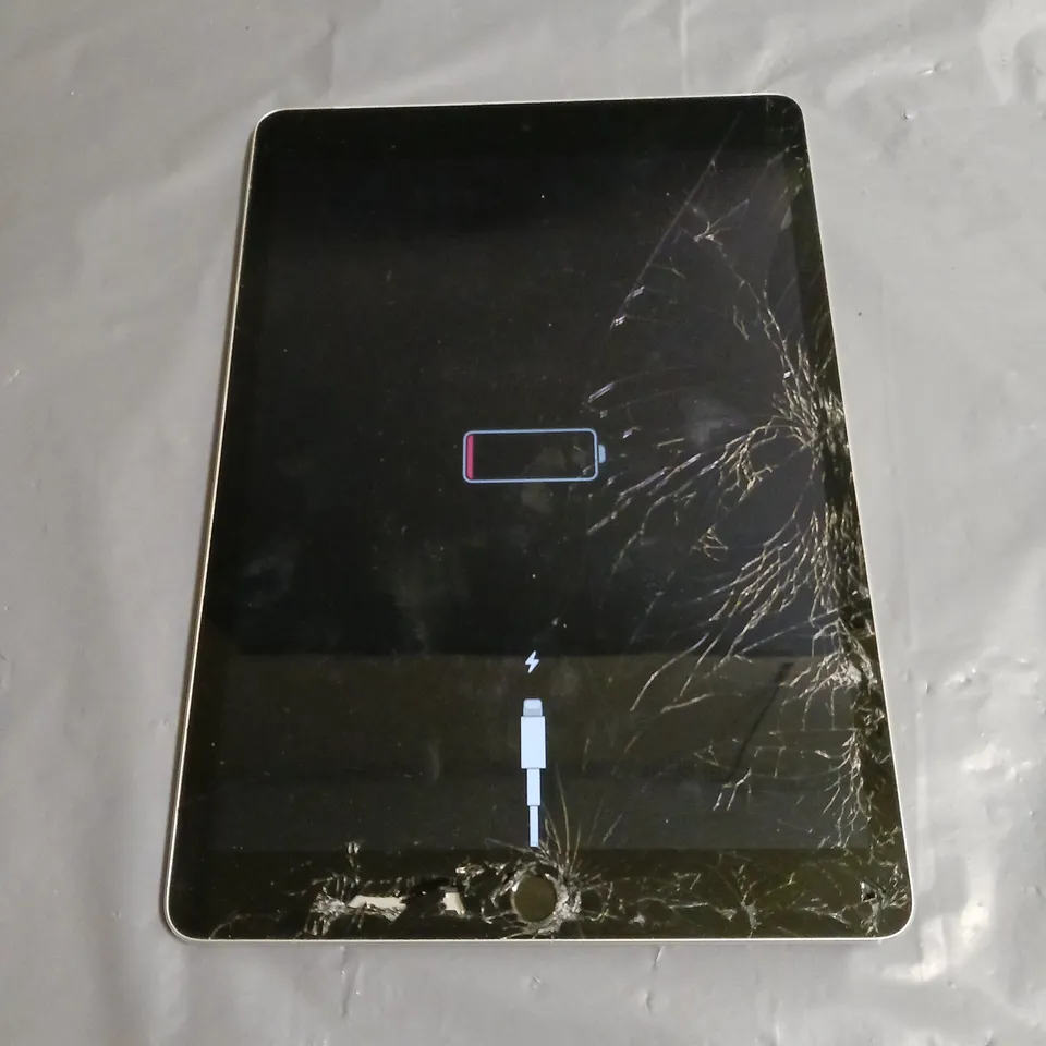 APPLE IPAD 9TH GEN TABLET IN SILVER
