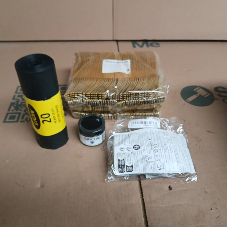 APPROXIMATELY 15 ASSORTED HOUSEHOLD PRODUCTS TO INCLUDE HEAVY DUTY BIN BAGS LATENT PRINT POWDER USB CURTAIN LIGHTS 
